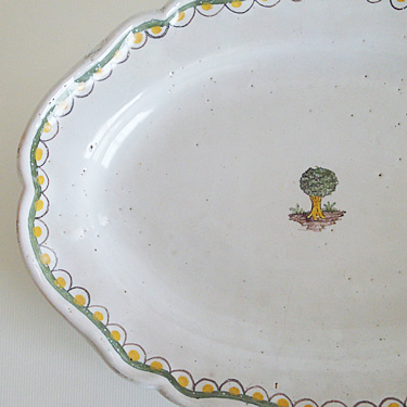 南仏のオーバルプレート